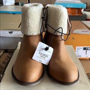 St. John's Bay Tan Winter Boots with Cream Shearling
